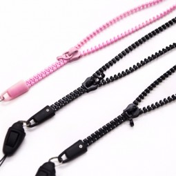 billige verstellbare Kunststoff-Reißverschluss-Lanyard mit Handyschlaufe