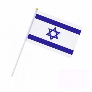bandiera israeliana tenuta in mano professionale dell'onda da vendere