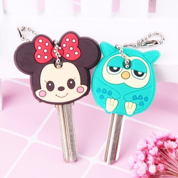 Cartoon Anime Nette Schlüsselabdeckkappe Silikon Mickey Stich Bär Schlüsselbund Frauen Geschenk Eule Porte Clef Hallo Kitty Minne Schlüsselanhänger