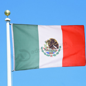 fabricacion de poliester al aire libre con bandera nacional mexicana