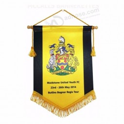 Custom Design Fahnenbanner mit Stange und Kreuzfuß für Schankstube