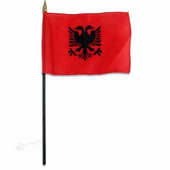 tamanho personalizado poliéster Albânia mão bandeira com polo de madeira plástico