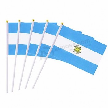 kleine mini kunststoff fahnenmast argentinien hand wehende flagge mit goldener spitze