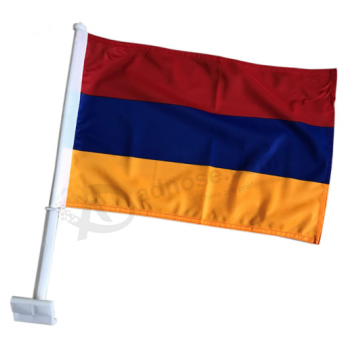 プラスチックポールとカスタムアルメニア車の窓の旗