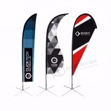 Publicidad favorable banderas de plumas