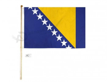 venta al por mayor superstore 3x5 3'x5 'bandera de poliéster de bosnia y herzegovina con asta de bandera de 5' (pie) Kit con soporte de montaje en pared y tornillos (impor