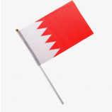 pequeña bandera ondeante de Bahrein para animar deportes