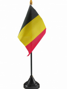 ufficio di qualità super che incontra bandiera da tavolo belgio