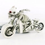 Novelty Skull personalised keyrings Men Vintage Silver Rubber Devil Death Monster Pirate Trinket Motor Car Key Chain Ring Llaveros Gift