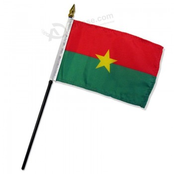 Burkina Faso Tisch Schreibtisch Flagge montiert auf einem 10-Zoll-schwarzen Kunststoff-Stab (Super Polyester) Stoff