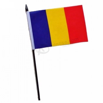 Großhandel benutzerdefinierte Mini-Tschad Land natonal Hand wehende Flagge