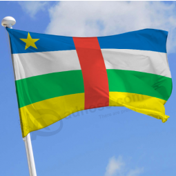 hängende materielle Flagge der Zentralafrikanischen Republik des Polyester-Landes im Freien