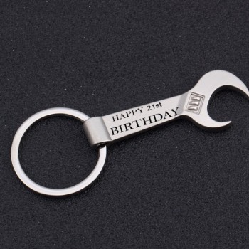 дата подгонять высокое качество ключ открывалка брелок выгравированы с днем ​​рождения брелок на день рожд