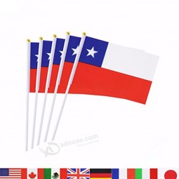 小さい14 * 21cmのチリの国パターンプラスチック棒が付いている手持ち型の旗