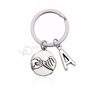 kundenspezifischer keychain silberner Farbepinky-Versprechungsanhänger Schlüsselketten einfacher Buchstabe-Name Schlüsselring für Freundgeburtstagsgeschenke
