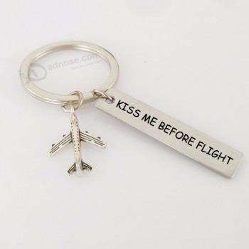 Kiss Me Before Flight Letter Key Chain personalised keyrings Air Plane Pendant Tag Chain for Aviation Gifts Car Keychain Women Men Couples