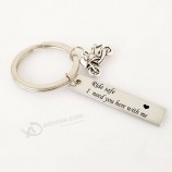 gravure sleutelhanger veilig rijden Ik heb je hier bij mij punk motorfiets hanger Sleutelhanger belettering gepersonaliseerde sleutelhangers paar sleutelhanger sieraden