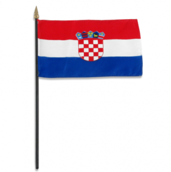 イベントのクロアチアの小さな手を振る旗