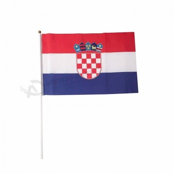 полиэстер флага руки Хорватии национальный напечатанный с пластичным полюсом
