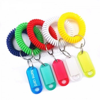 5pcs bobina elástica Llavero para regalos etiquetas de sleutel llaveros de plástico etiquetas de identificación de equipaje Llaveros con tarjetas de nombre anillos de pulsera