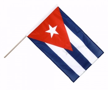 kundenspezifisches Drucken, das Handkleine mini kubanische Flagge 4x6 wellenartig bewegt