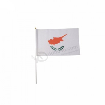 bandera ondeante de poliéster chipre impresa con asta de plástico