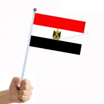 Bandera ondeante de mano de país de tamaño pequeño Egipto