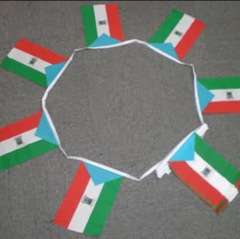 Banderas de la bandera del empavesado de Guinea Ecuatorial para la celebración