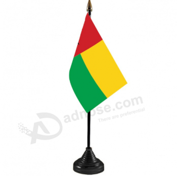 プロフェッショナル印刷ギニアビサウ国旗付き台国旗