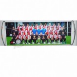 badajo de papel con banner de aplausos de fanáticos del fútbol