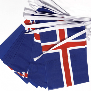 Banderas de bandera del empavesado del país de Islandia para la celebración