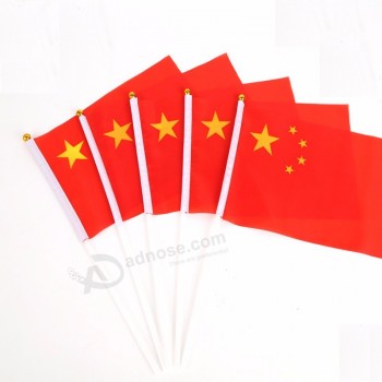 5 stks 21 * 14 cm china nationale vlag chinese vlaggen hand wuivende vlaggen met plastic vlaggenmasten voor sportactiviteit home decor