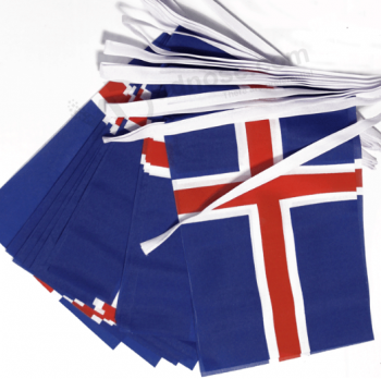 Banderas de bandera del empavesado del país de Islandia para la celebración