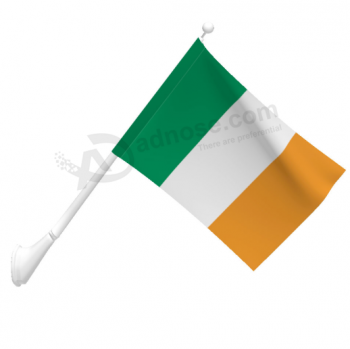 뜨개질을 한 폴리 에스테 옥외 잘 고정 된 아일랜드 깃발