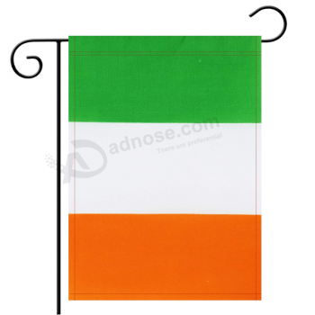国民の庭の旗家の庭の装飾的なアイルランドの旗