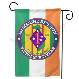 Venta caliente personalizada bandera decorativa jardín irlandés con poste