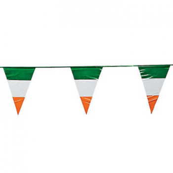 装飾的なポリエステルアイルランドの三角形の旗布旗バナー