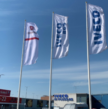 Iveco выставка флаг Iveco реклама полюс флаг баннер