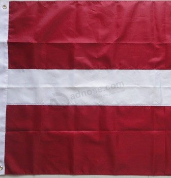 lettische nationale Nylonflagge fertigte die verfügbaren Größen besonders an
