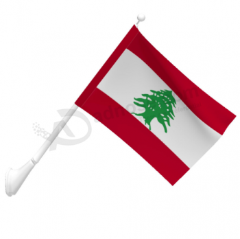 bandera nacional libanesa montada en la pared de poliéster