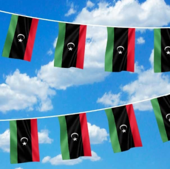 Banderas de la bandera del empavesado del país de Libia para la celebración
