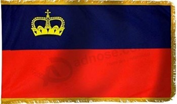 bandera de Liechtenstein con flecos dorados; perfecto para presentaciones, desfiles y exhibiciones en interiores; una elegante bandera ceremonial
