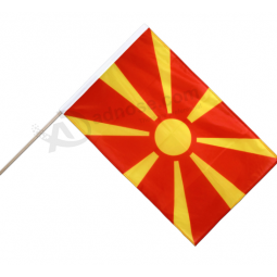 schnelle lieferung benutzerdefinierte polyester mini hand mazedonien nationalflagge