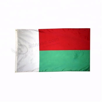 precio de fábrica de poliéster de alta calidad bandera nacional del país de madagascar