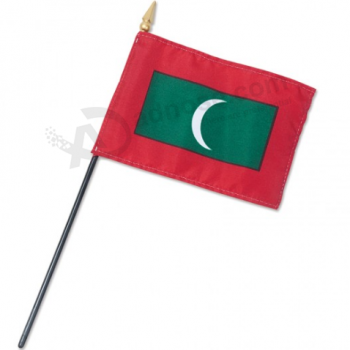 bandera de la mano de Maldivas bandera de palo agitando la mano de Maldivas
