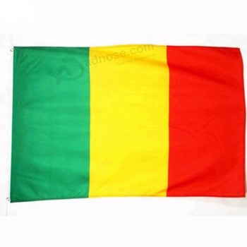 гордость открытый висит флаг страны Мали