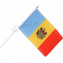 bandiera che stringe la mano della Moldavia paese incoraggiante poliestere