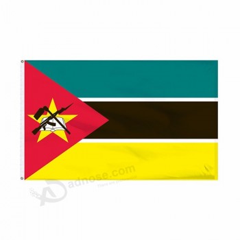 모잠비크 국가의 관례에 의하여 인쇄되는 폴리 에스테 국기