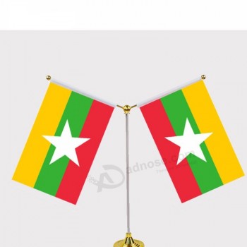 pequeña bandera de mesa myanmar amarilla verde y roja