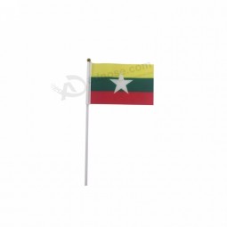 Myanmar-Handwellenartig bewegende Flagge der besten Verkaufsgewohnheitsqualität